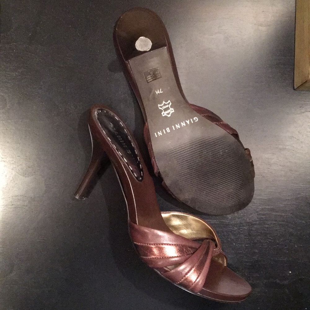Brown and bronze sandal - Picture 2 of 2